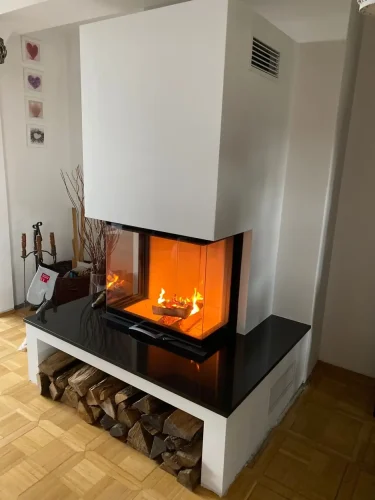 heizkamin-dreiseitig-holzlager-wohnzimmer-brandenburg
